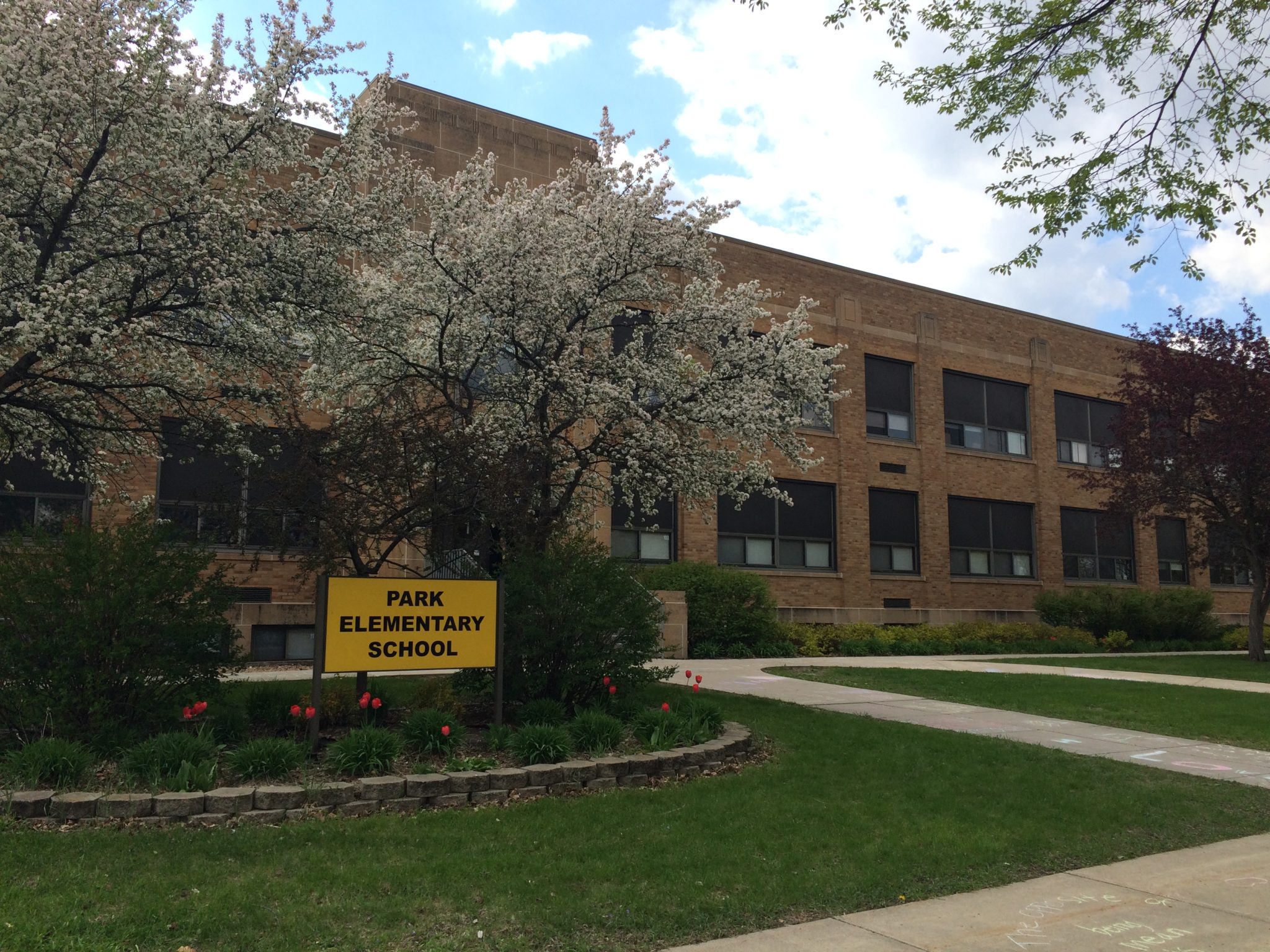 225 Washington Ave W, Hutchinson, MN, 55350, USA