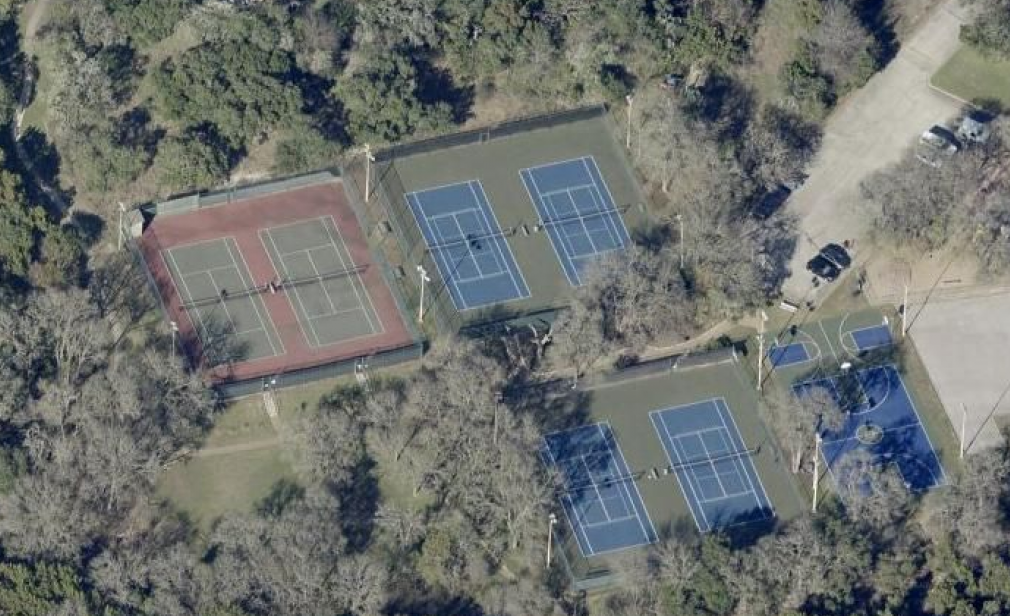 Travis Country - Blue Valley Courts