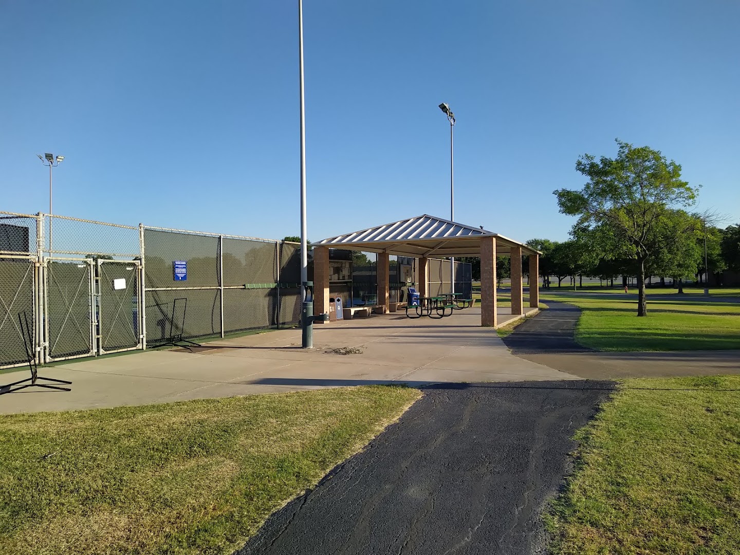 828 W Harwood Rd, Hurst, TX, 76054, USA