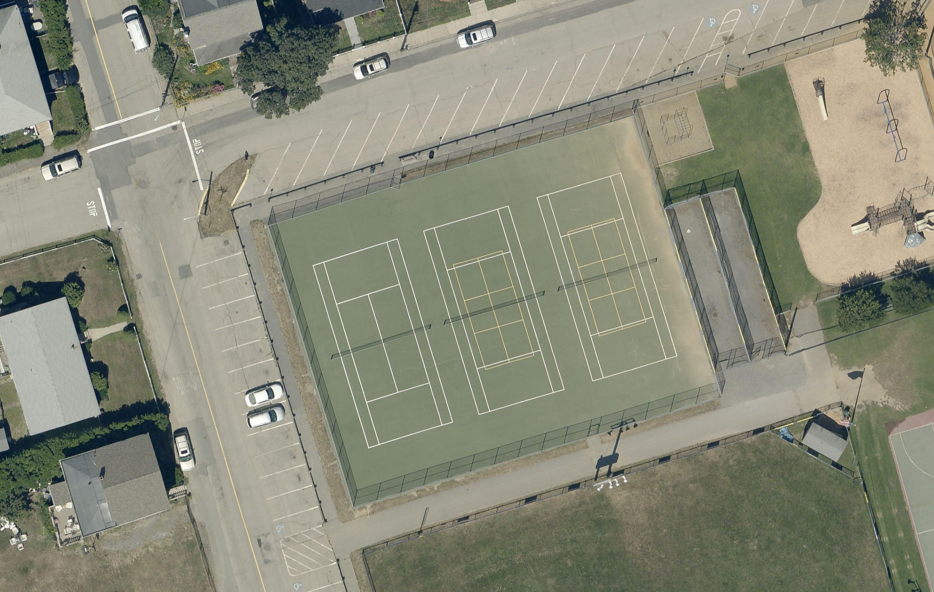 Memorial Middle School Tennis Courts