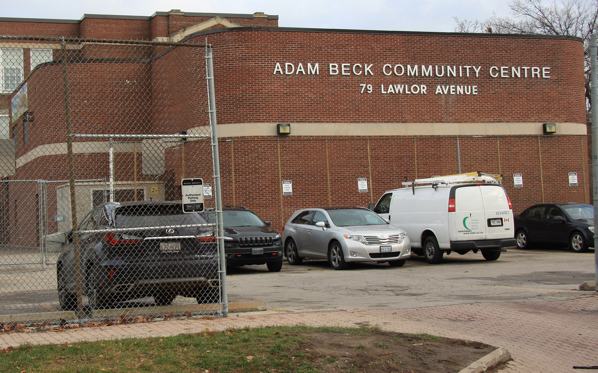 Pickleball at Canoe Landing Recreation and Community Centre Bounce