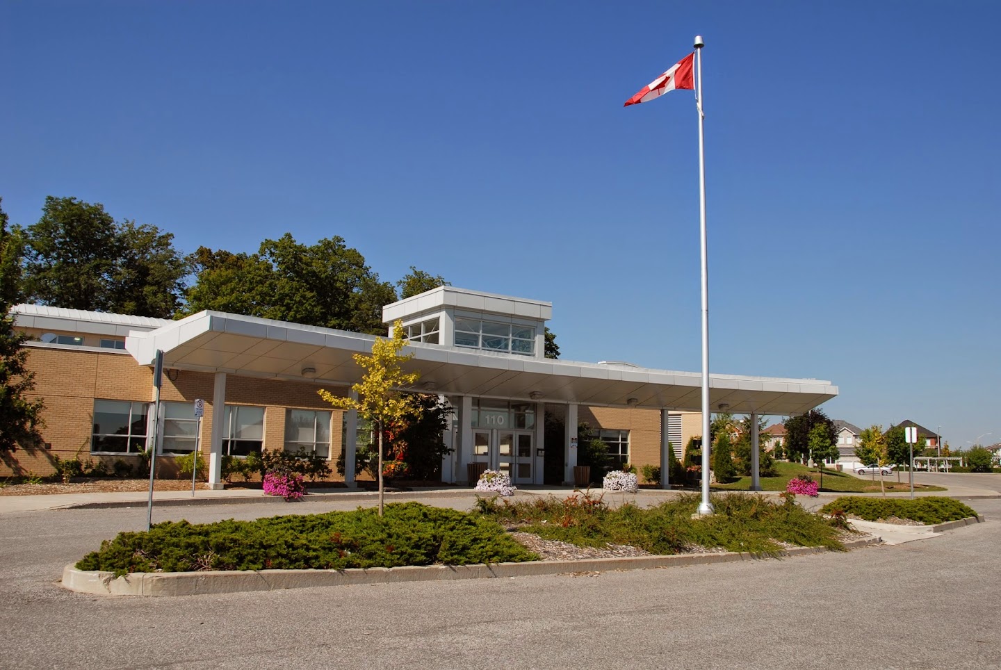 110 Shirley Drive, Richmond Hill, Ontario, L4S 2M5