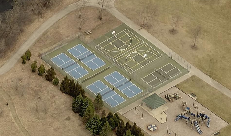 2500 Country Creek Cir, West Bend, WI, 53095, USA