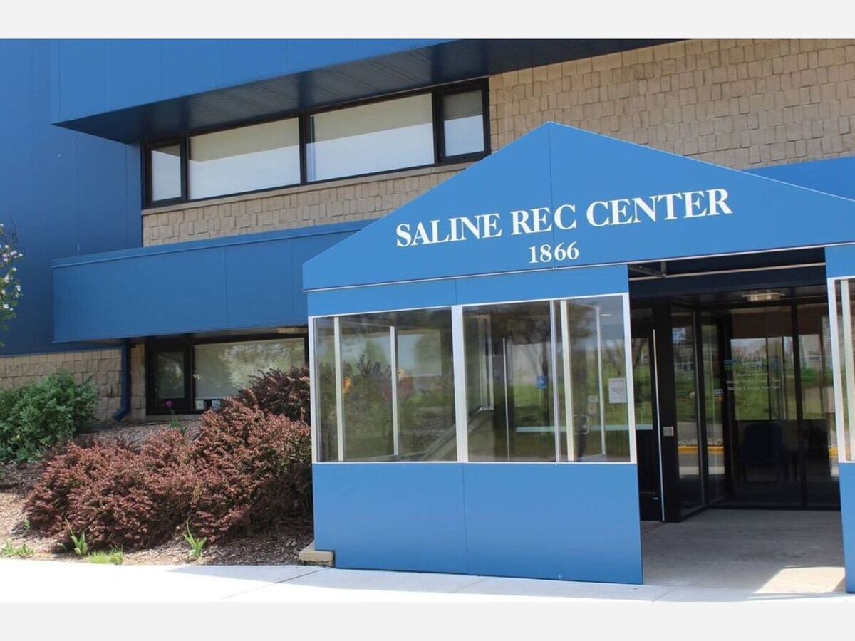 1866 Woodland Dr. Saline, MI 48176