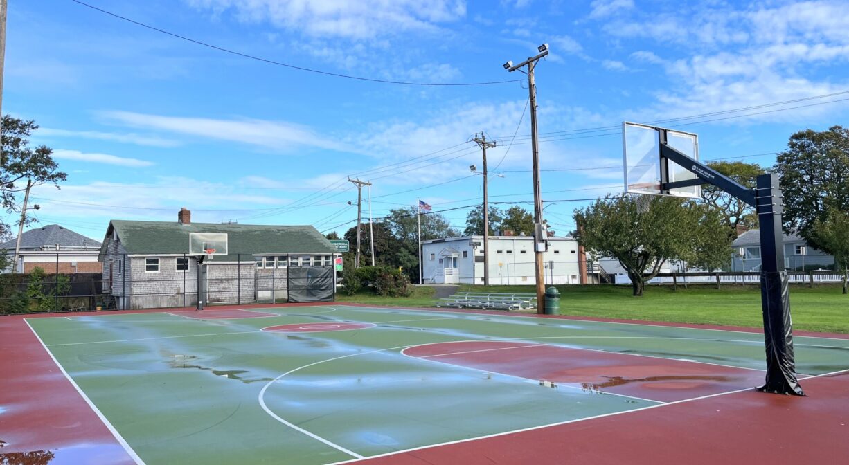 Hull Courts