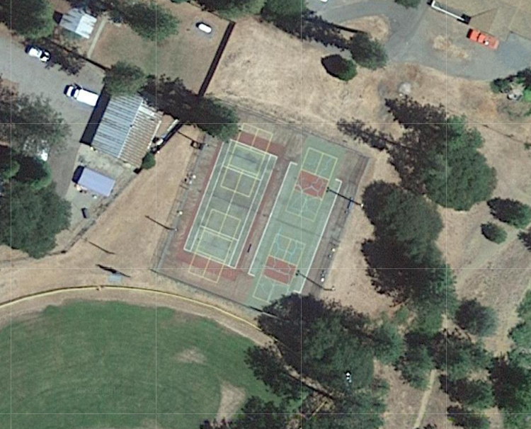 Lowden Park Tennis Courts