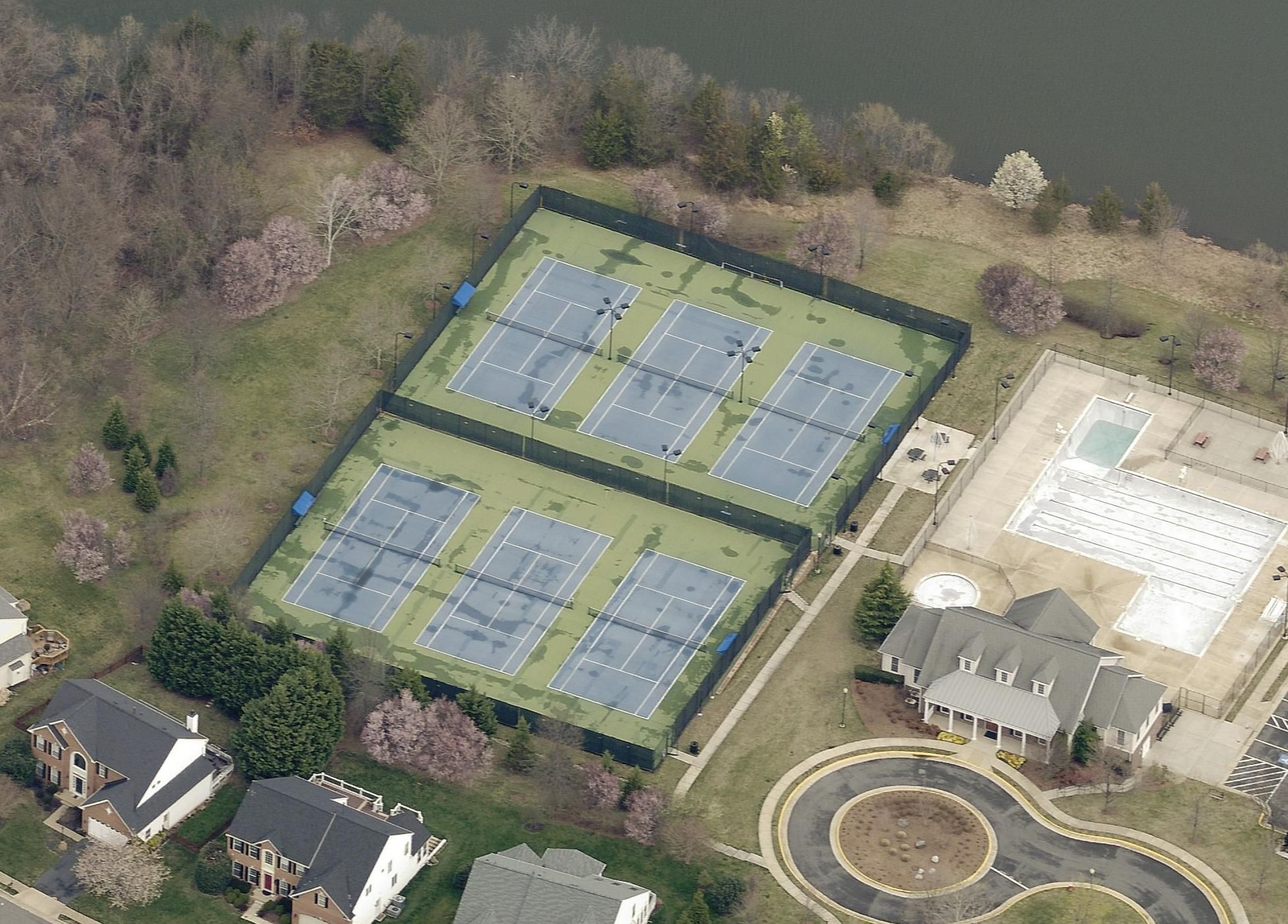Lakes Community Center