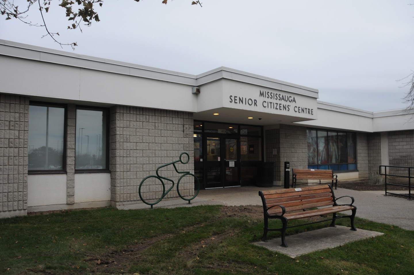 1389 Cawthra Rd, Mississauga, Ontario, L5G 4L1