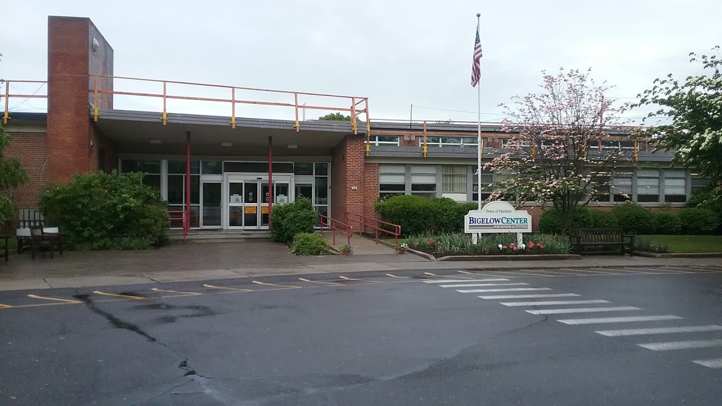 100 Mona Ter, Fairfield, CT, 06824, USA
