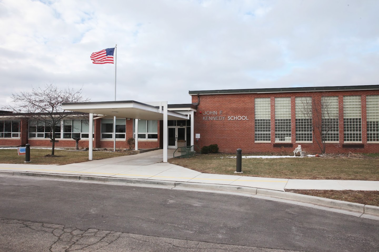 1629 11th Ave, Grafton, WI 53024, USA