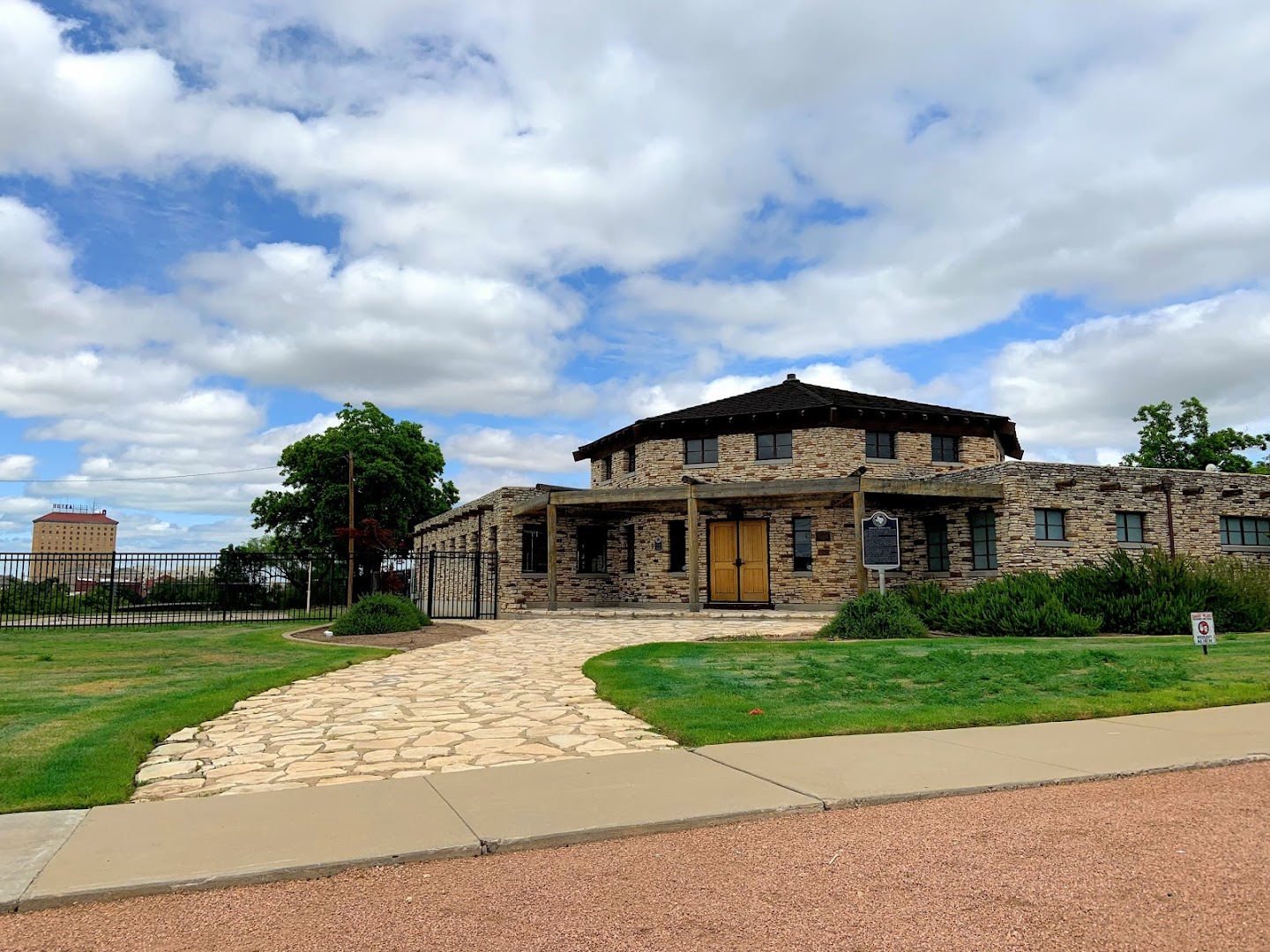 424 S Chadbourne St, San Angelo, TX, 76903, USA