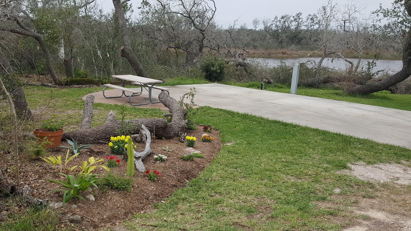 990 Hwy 35th Byp, Rockport, TX, 78382, USA