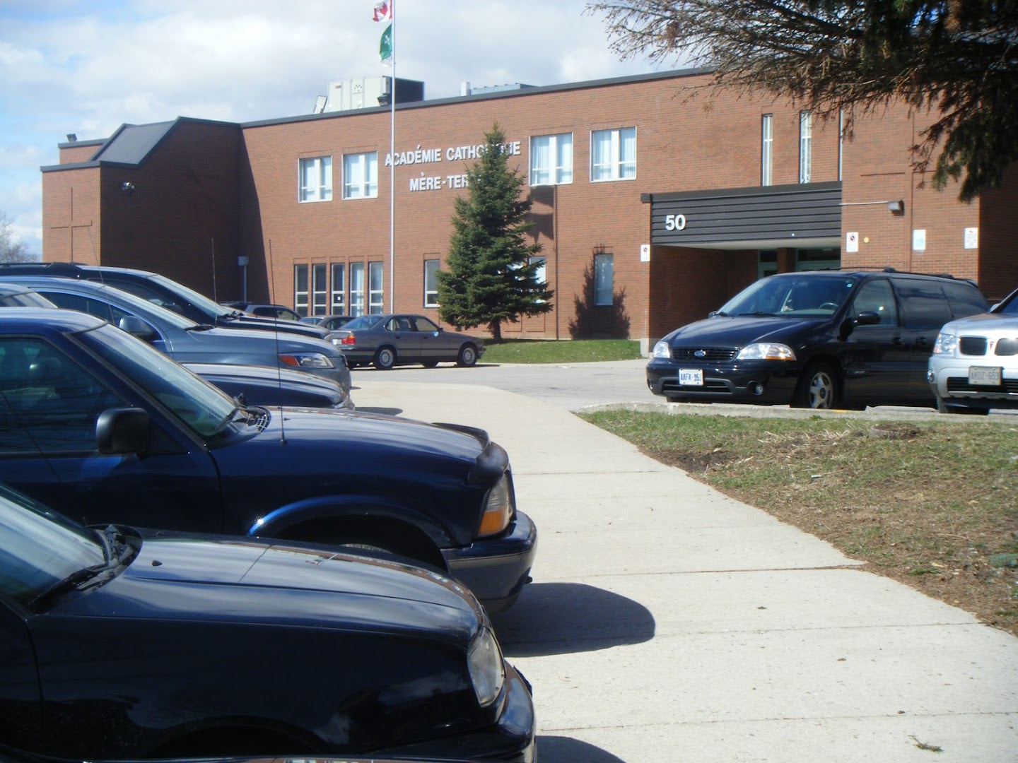 École Secondaire Académie Catholique Mère-Teresa
