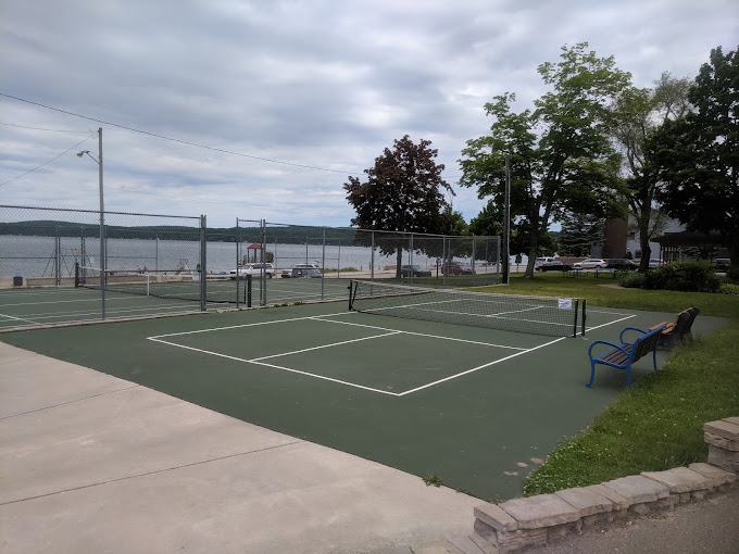 Lake St, Beulah, MI, 49617, USA