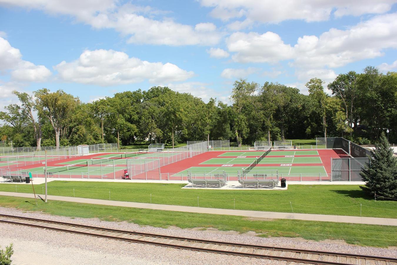 Grinnell College Tennis Courts